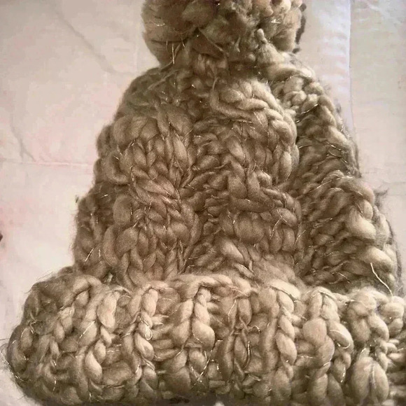 Bundle 2 beanie hats one mustard with furry pin, one‎ tan with gold thread. - Picture 3 of 8